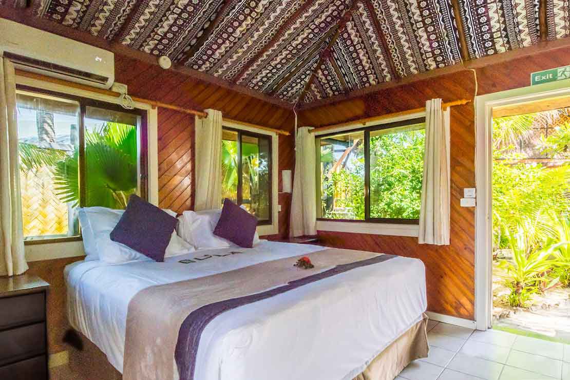 Beach-Bure-Namotu-Island-accommodation-bedroom