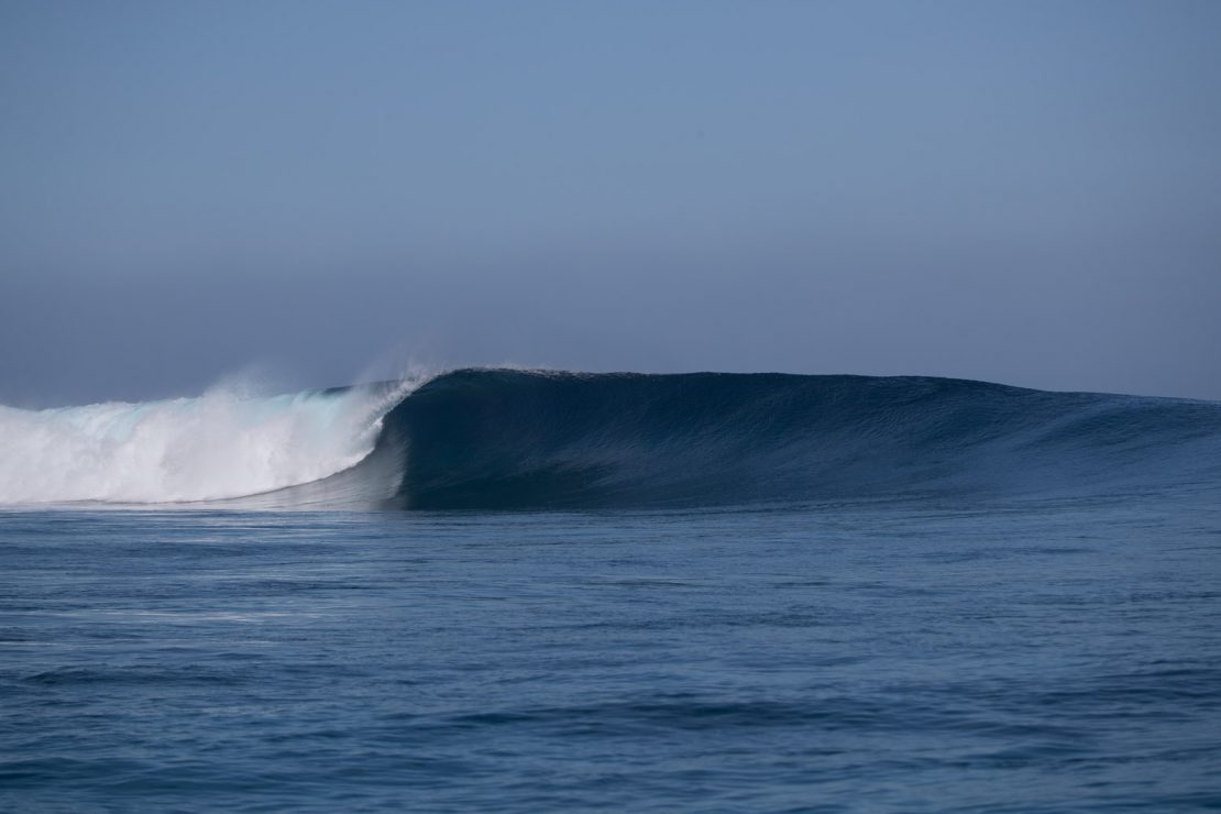 namotu lefts glassy surf