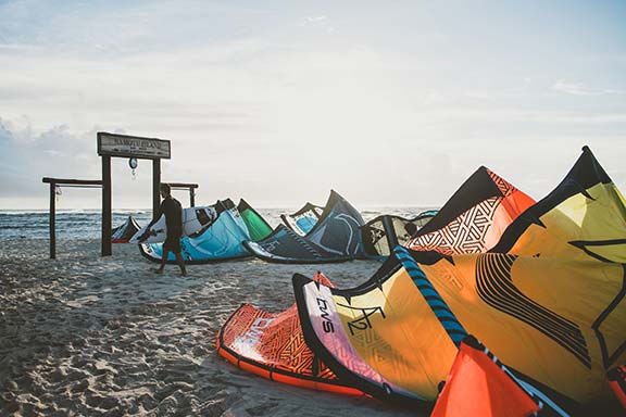 kites-for-kite-surfing-on-beach-of-namotu-island