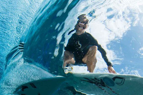 namotu-island-surfing-underwater-image-of-surfer-banner