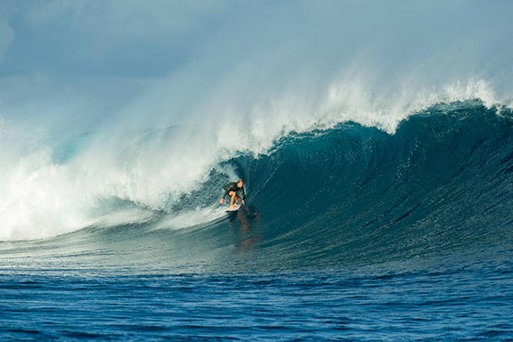 surfer-on-cloudbreak-surf-break-near-namotu-island-fiji