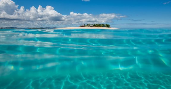 namotu surf resort fiji cloudbreak